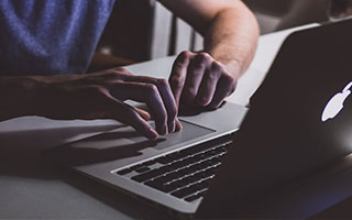 最容易被放过的权限，我把这种“短链跳转”的链路追完了：你越着急，越容易被牵着走